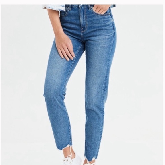 AMERICAN EAGLE Mom Jean Straight Raw Hem High Waist - Picture 1 of 4